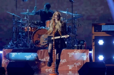 Avril Lavigne - iHeart Radio Music Festival (2022)